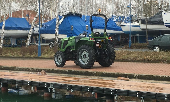 Balatonlelle, traktor
